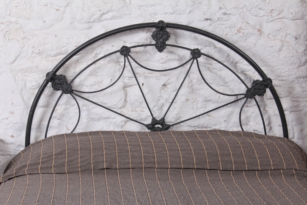 Lovely all iron no end double bed View II