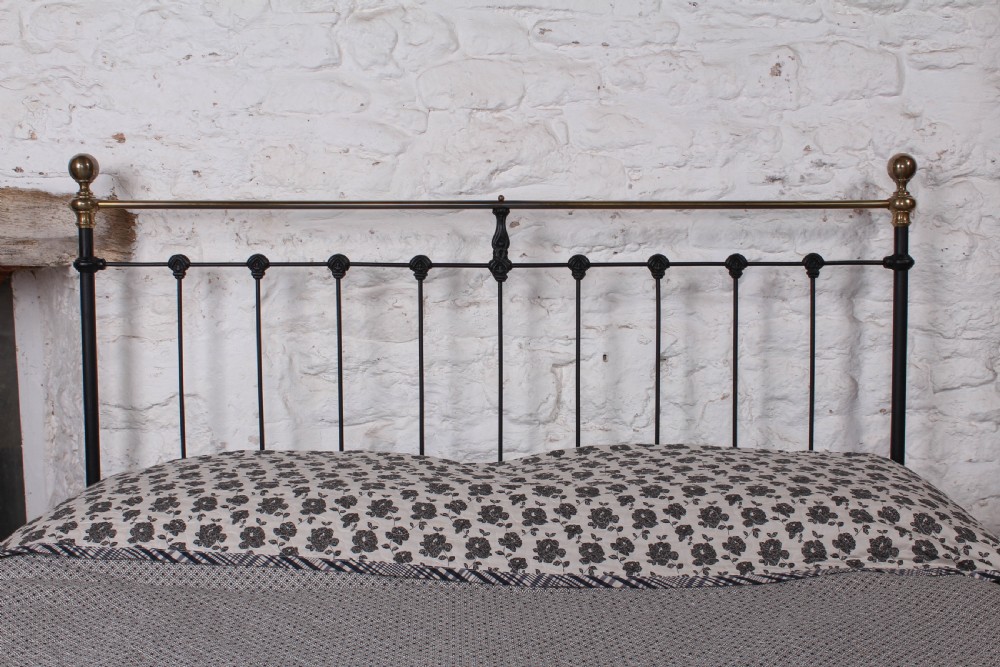 Classic Victorian  black and aged brass king size bed View VI