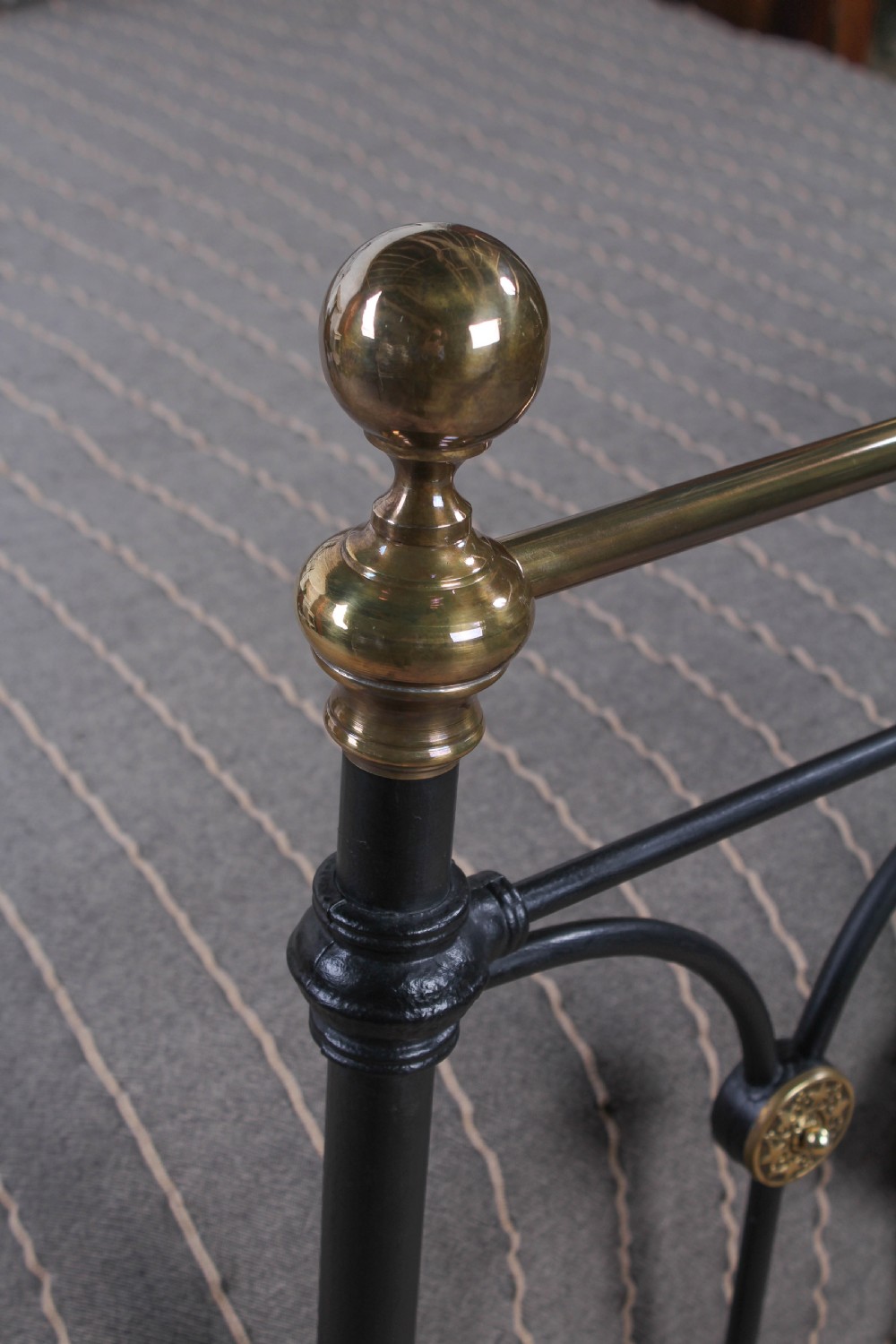 Fabulous Victorian brass and iron double bed View VIII