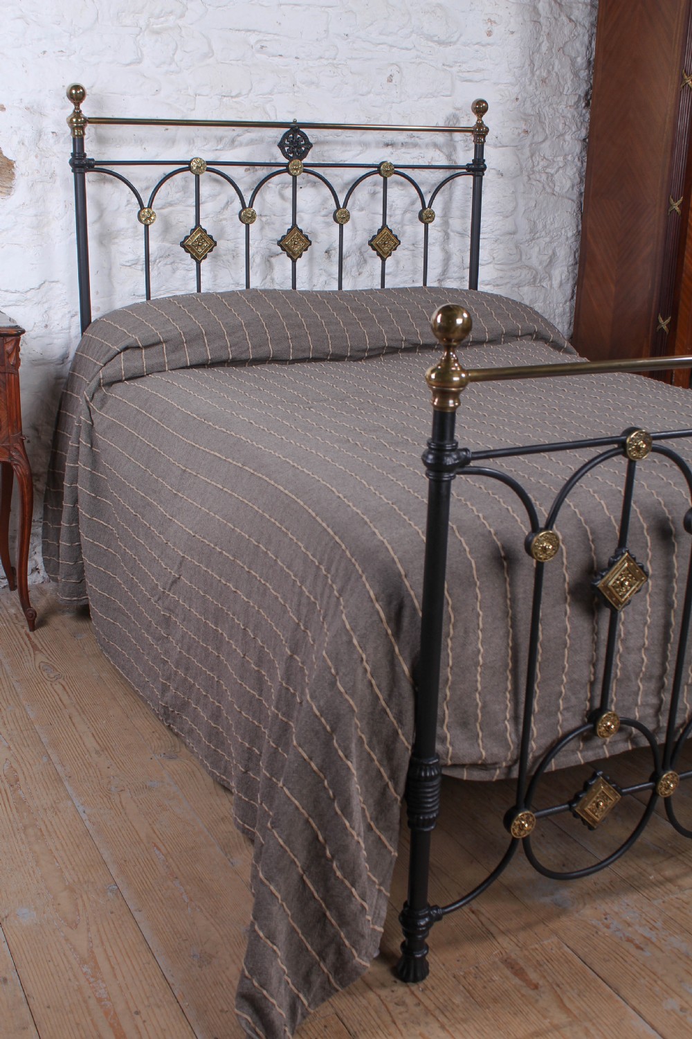 Fabulous Victorian brass and iron double bed View XI