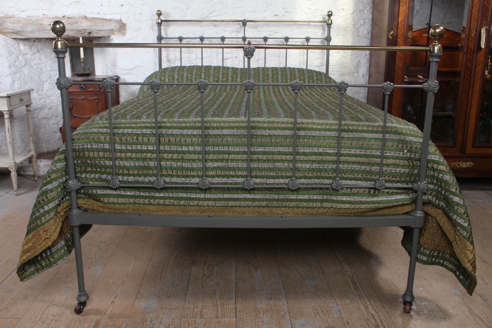 Double classic Victorian bed in lovely colour View III