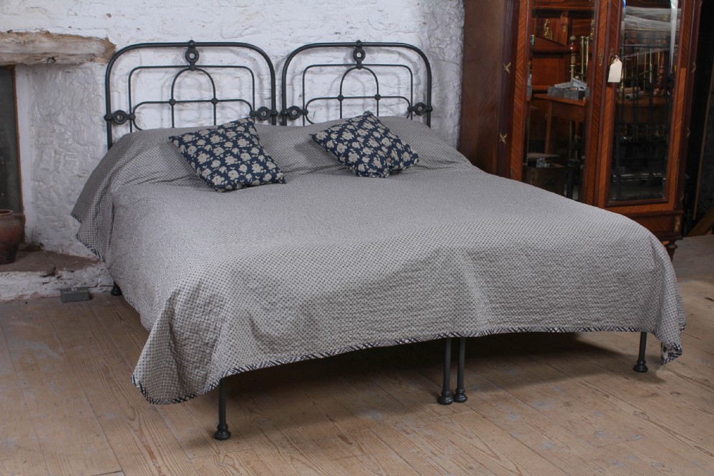 Lovely hand finished pair of iron single beds (can be joined)  View VI