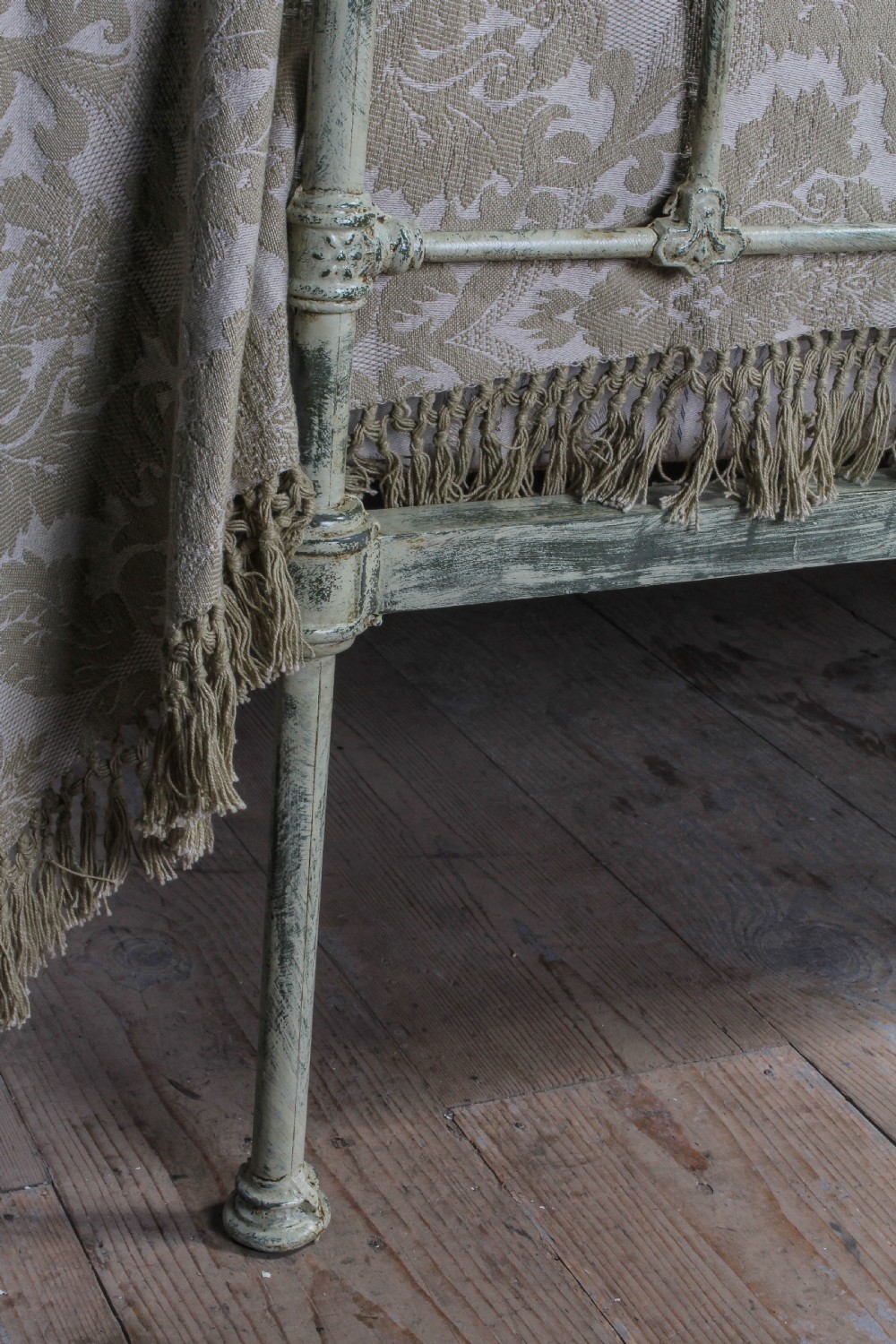 Lovely Victorian all iron NO end king size bed  View X