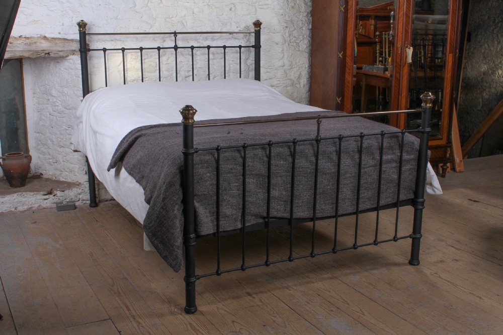 Sturdy classic Edwardian brass and black king size bed View II