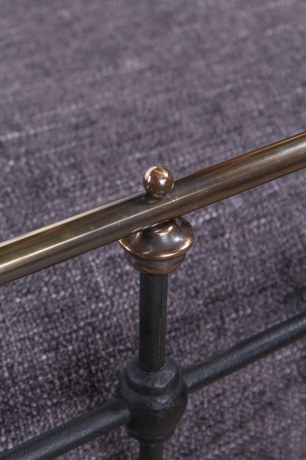 Sturdy classic Edwardian brass and black king size bed View VII