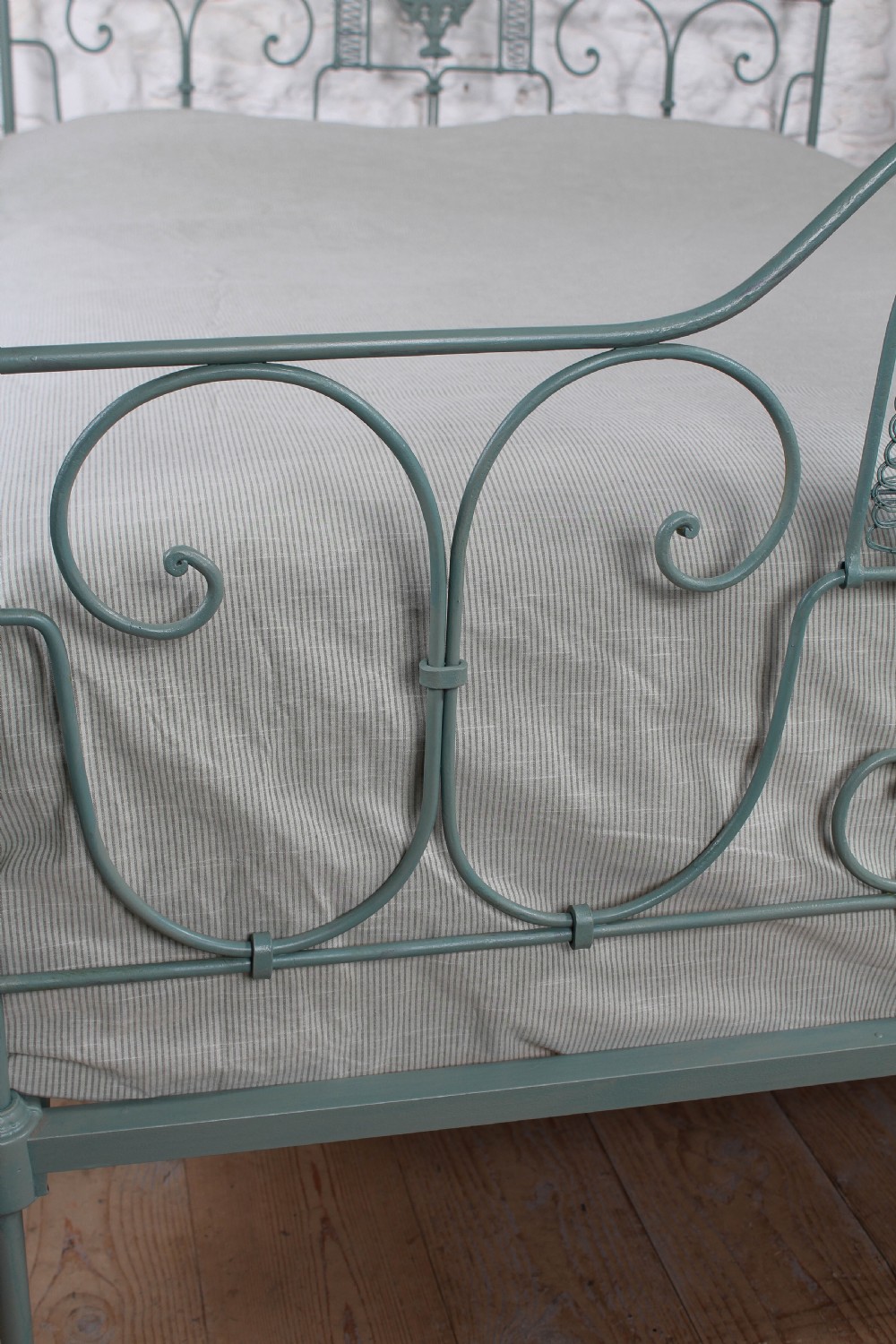 Very pretty forged iron Portuguese king size bed View V