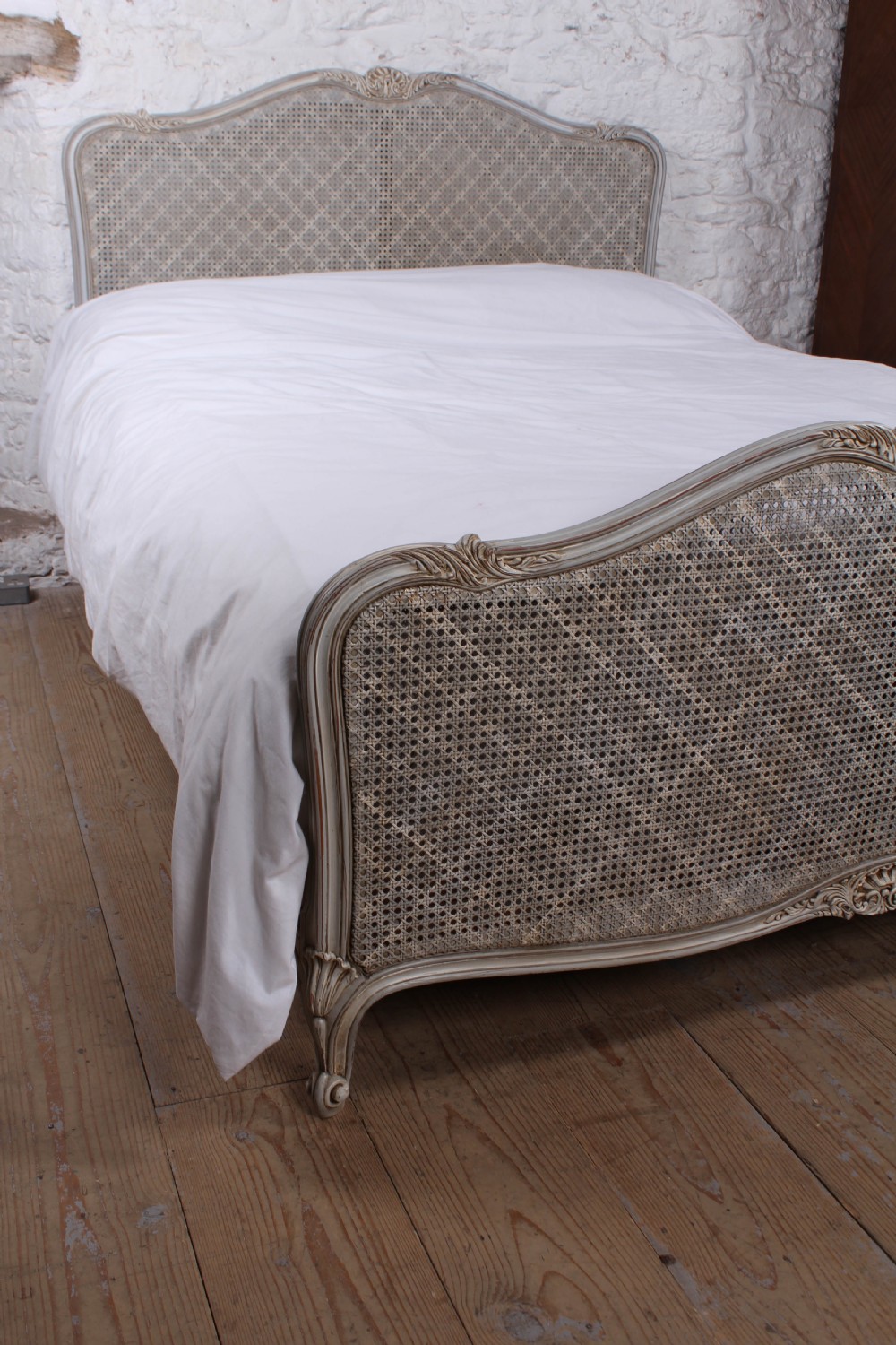 Lovely Louis XV style French painted caned king size bed View VII