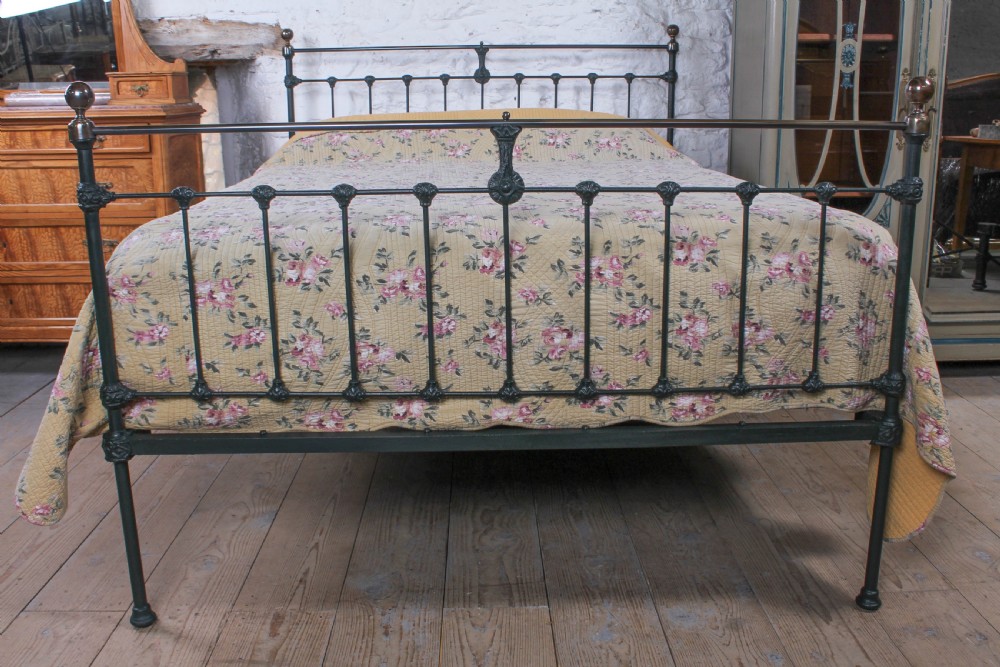 Classic Victorian 5ft brass and iron bed in dark green View III
