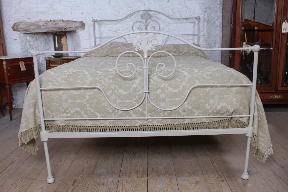 Pretty king size forged iron bed View III