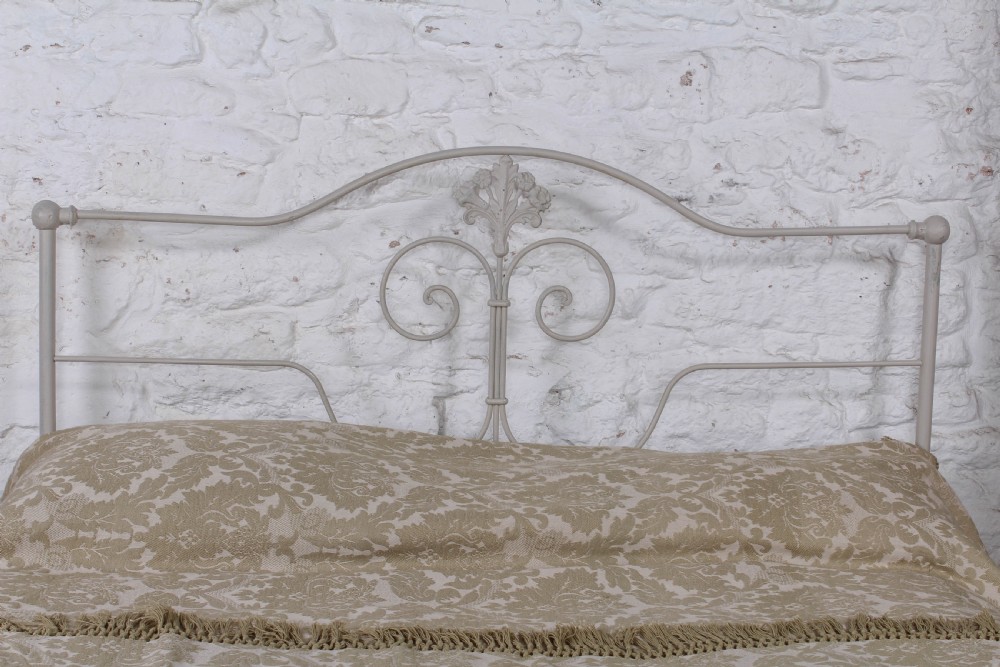 Pretty king size forged iron bed View VII