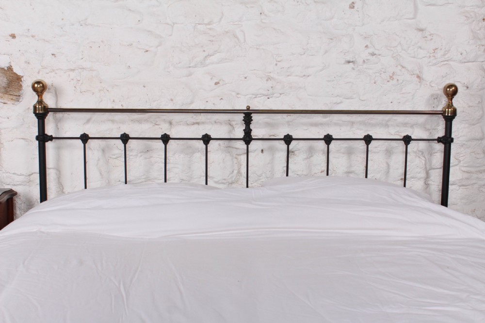 Classic Victorian 5Ft king size aged brass and black bed View V