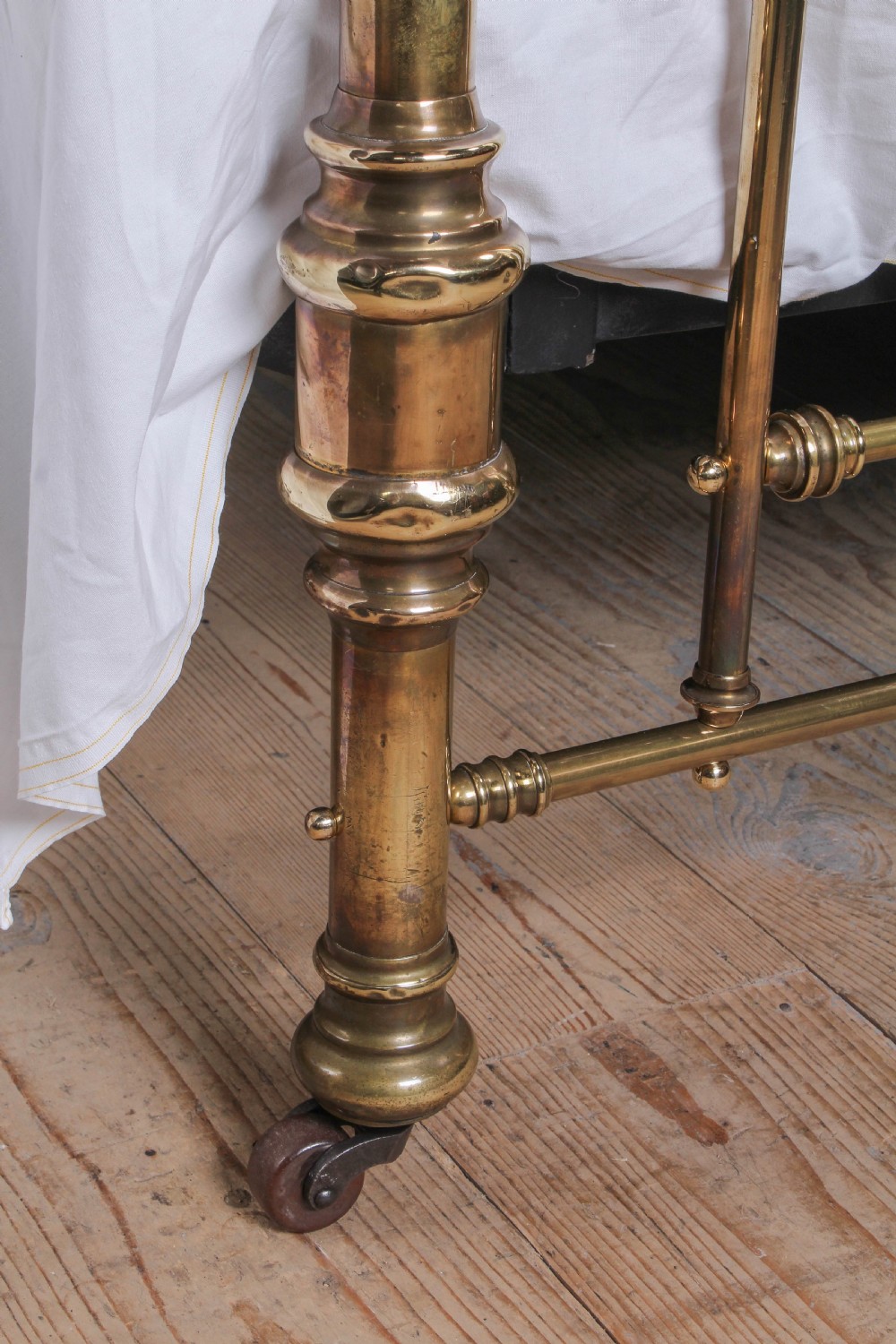 Handsome good quality classic all brass Victorian king size bed View III