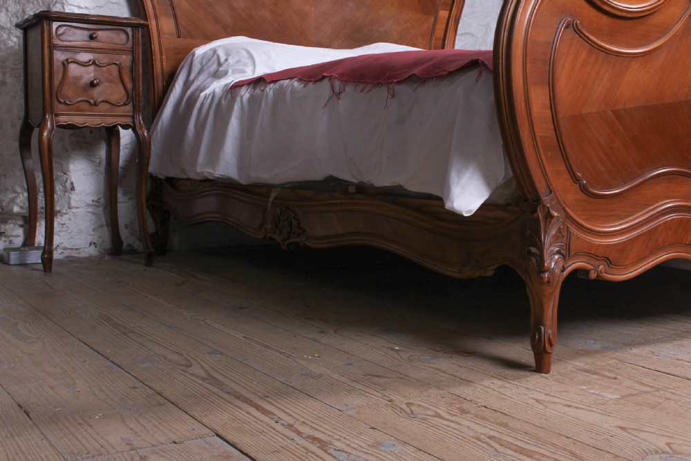 Lovely  quarter veneer Louis XV Style double bed View VIII
