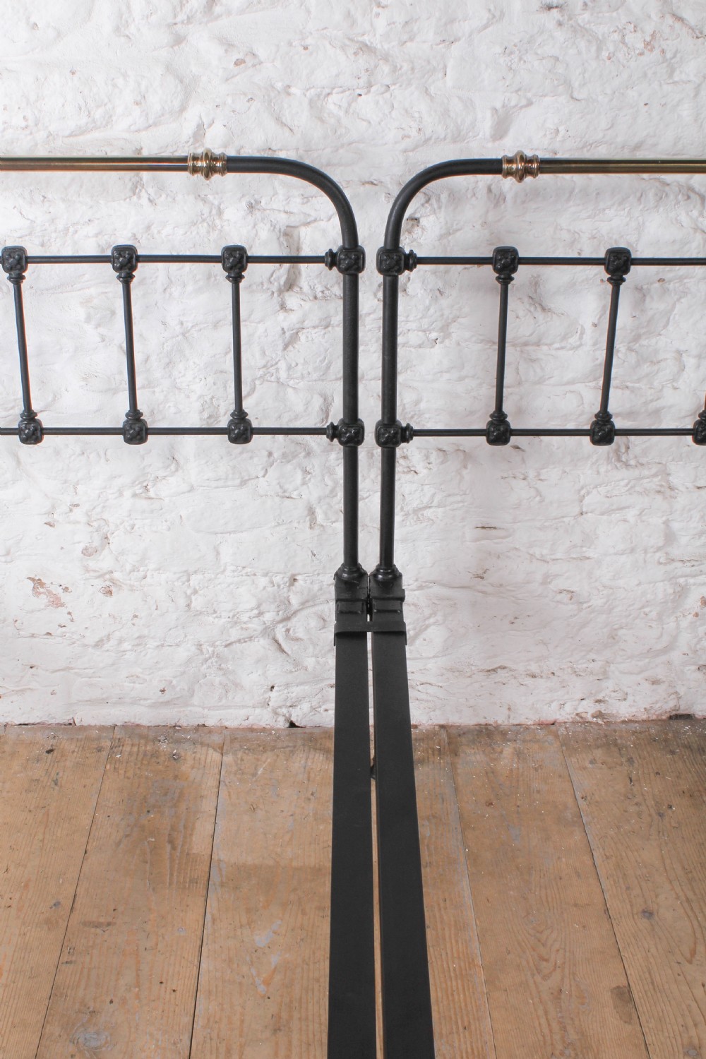Lovely pair of single Victorian single beds (can be joined)  View VIII