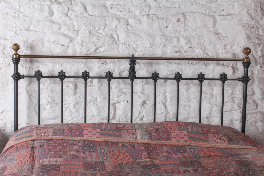 Classic Victorian 5Ft King size brass and iron flour de lys bed  View VI