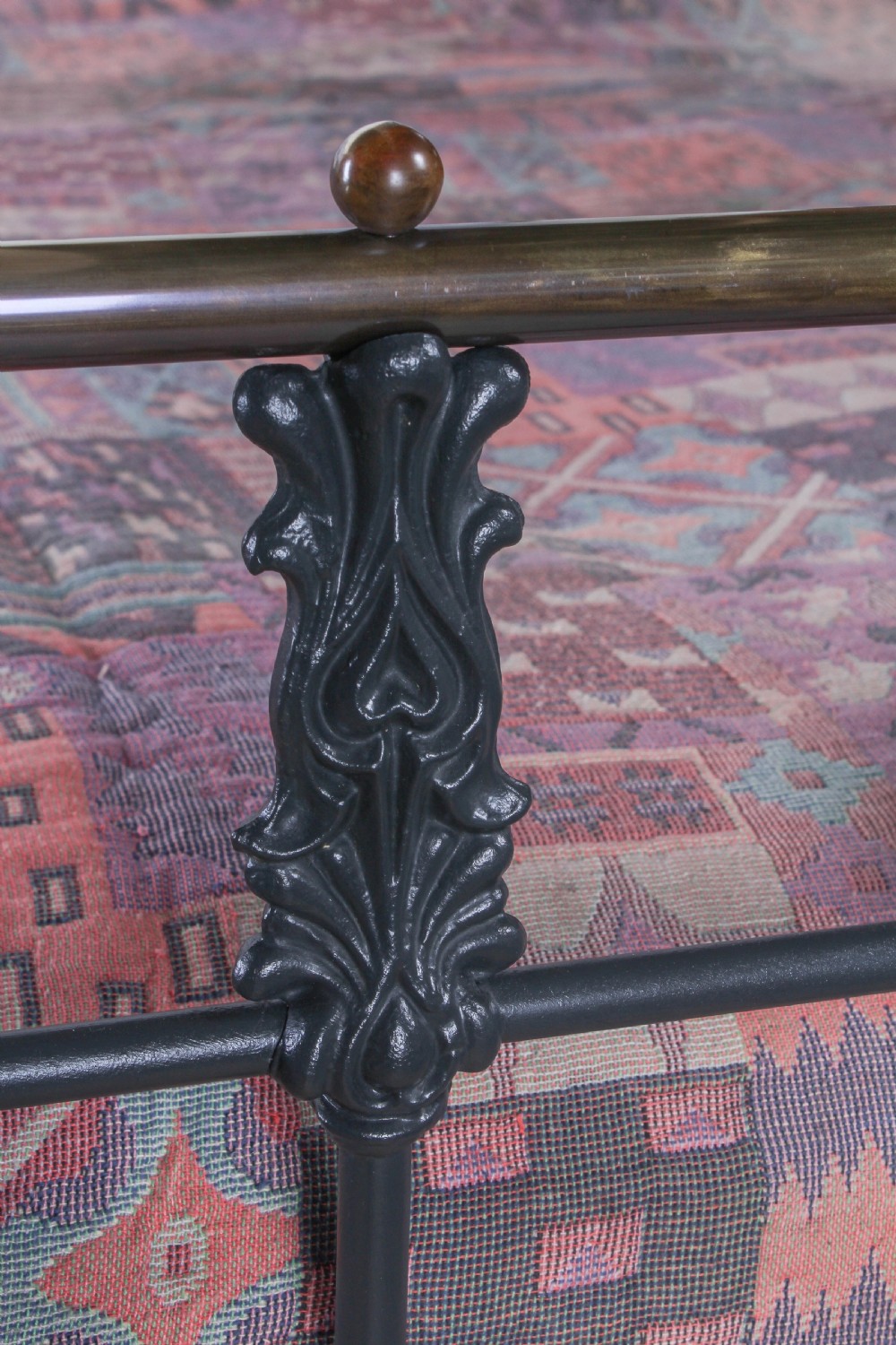Classic Victorian 5Ft King size brass and iron flour de lys bed  View VIII
