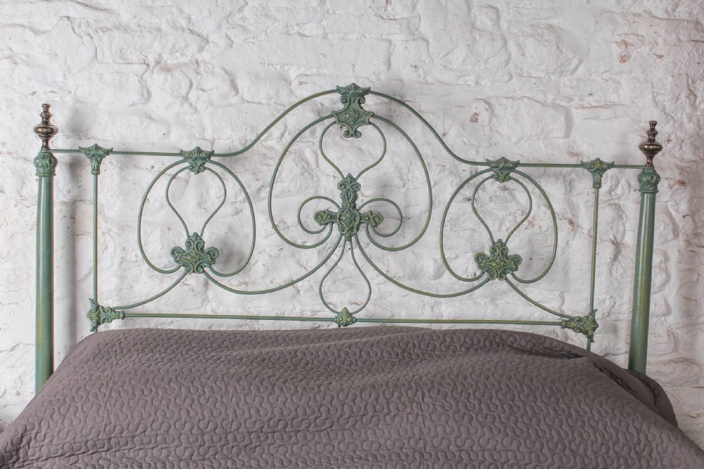 Absolutely lovely King size brass and iron bed by Winfield and Co View VII
