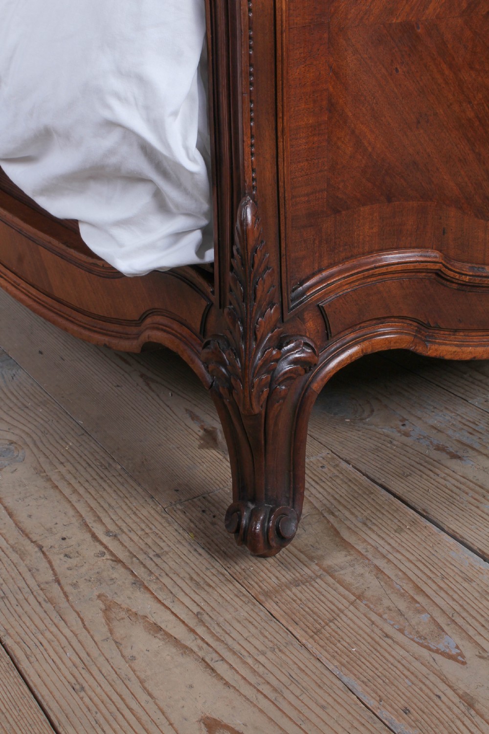 Spectacular walnut Louis XV style king size bed  View VI