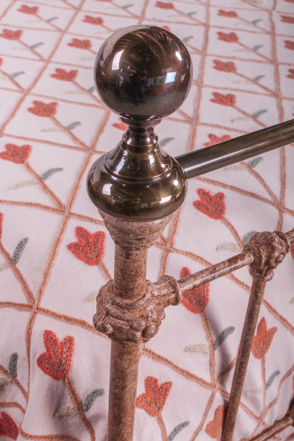 Classic English Straight Rail 5Ft bed with Intriguing Rust effect Paint Finish. View VIII