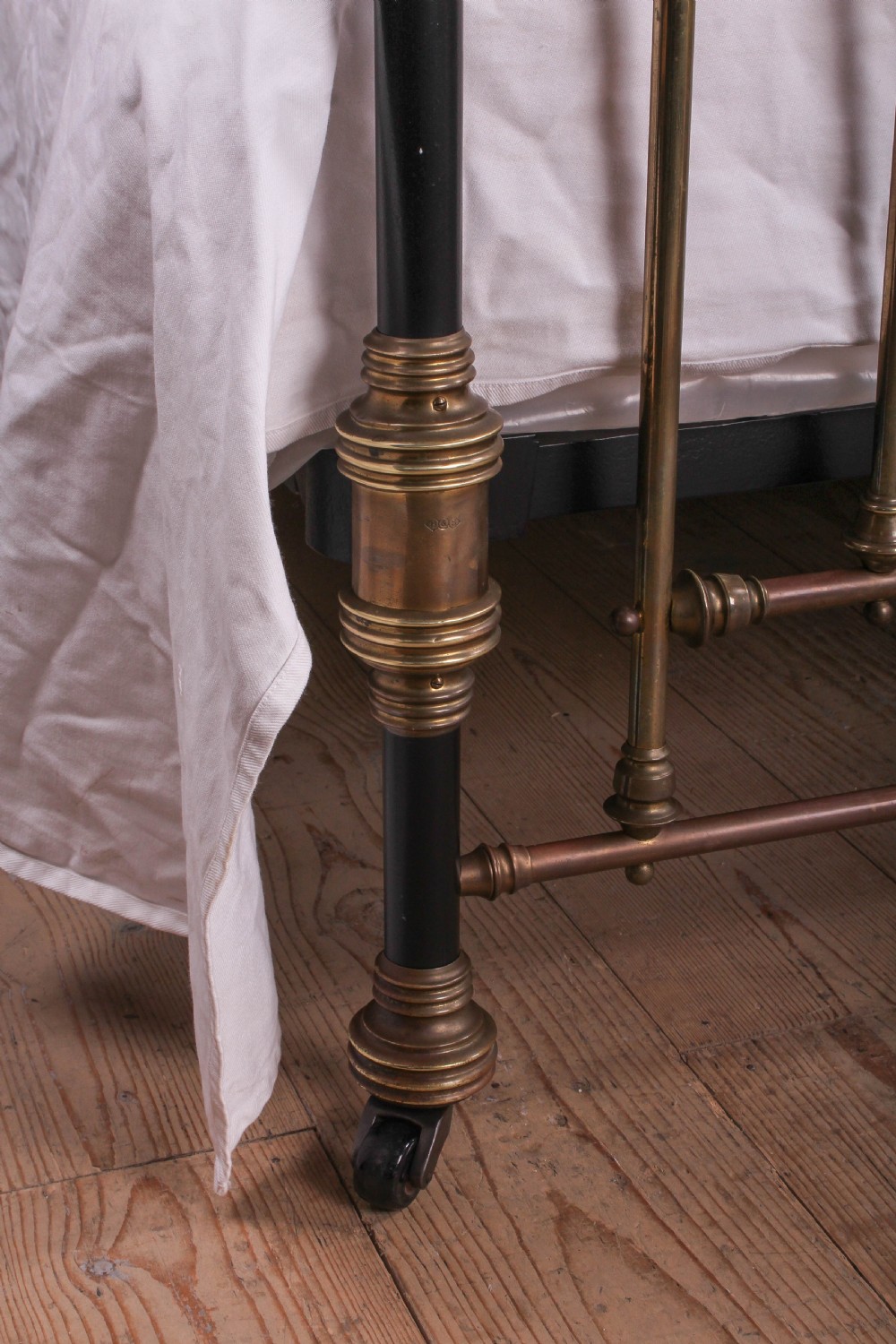 Impressive Victorian 6Ft Brass and Iron Classic Straight Rail Bed View IV