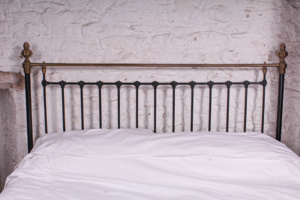 Impressive Victorian 6Ft Brass and Iron Classic Straight Rail Bed View VI