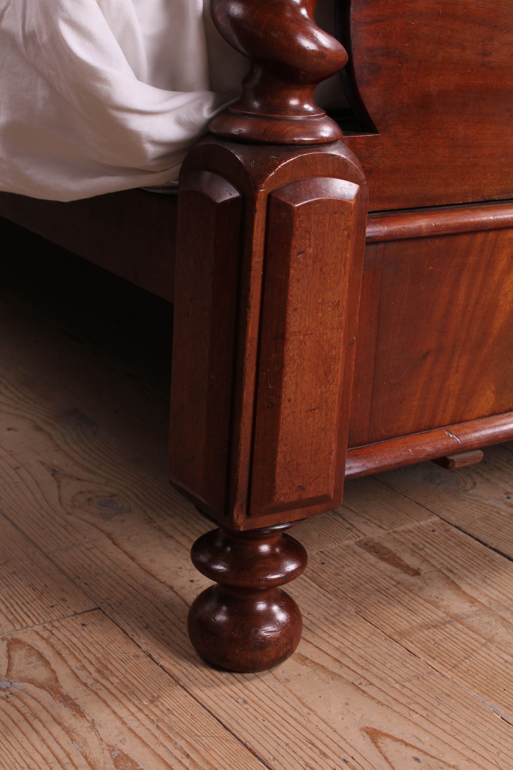Fabulous quality solid mahogany king size bed View V