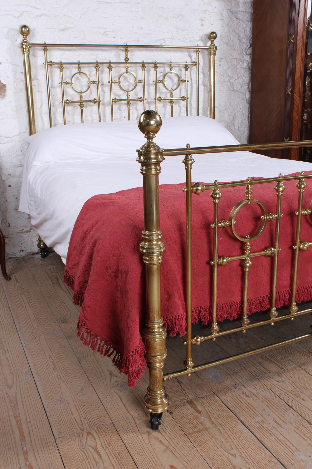 Very handsome good quality Victorian 5' king size brass bed View VII