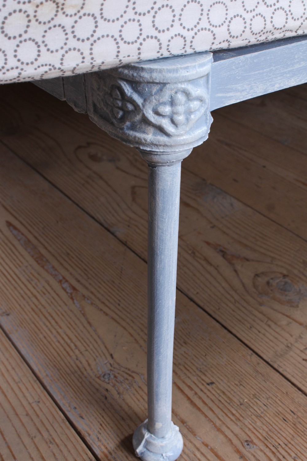 Very pretty pair of no end single iron beds (ca be joined) View IV