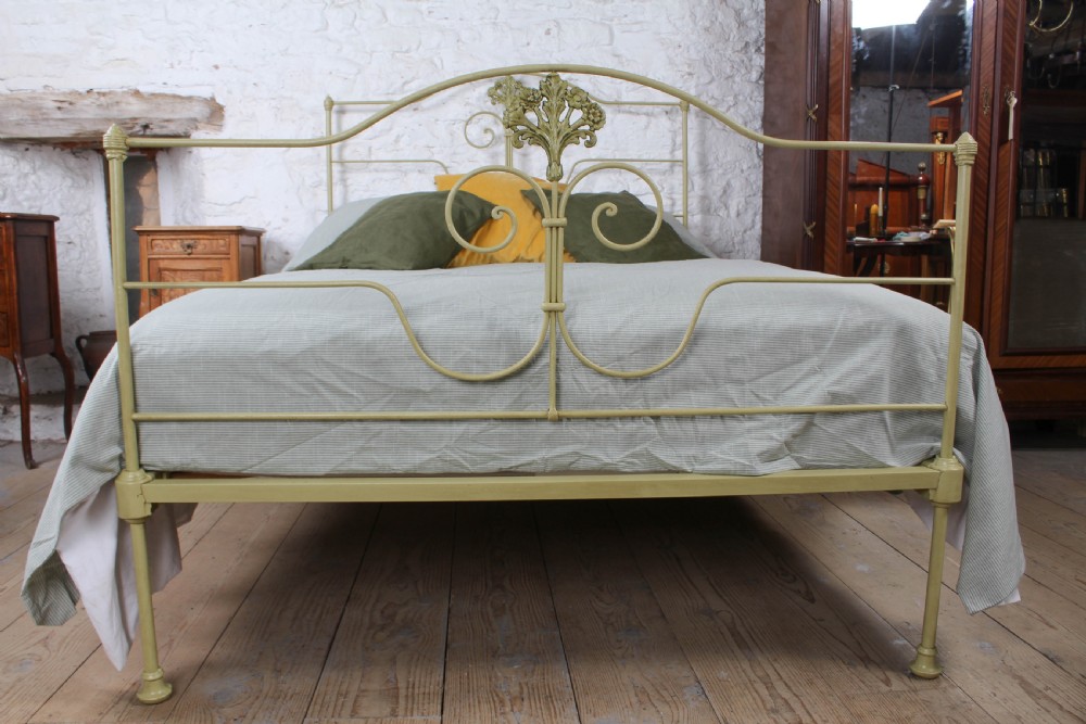 Lovely Portuguese forged iron double bed in fashionable green View II