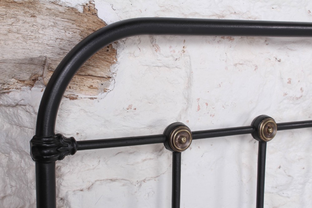 Lovely hand finished pair of iron and brass single beds View VI