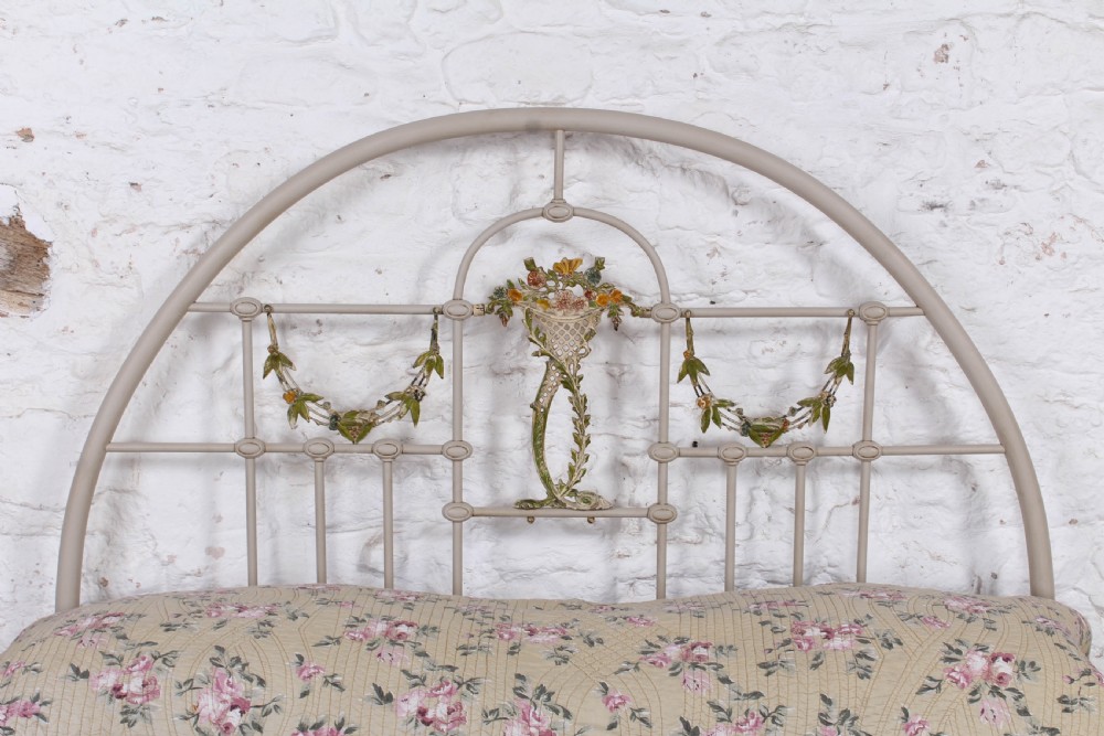 Lovely very pretty all iron double no end double bed View V