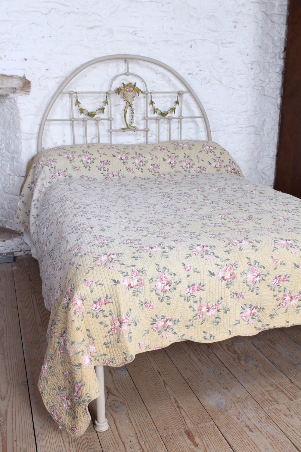 Lovely very pretty all iron double no end double bed View VI