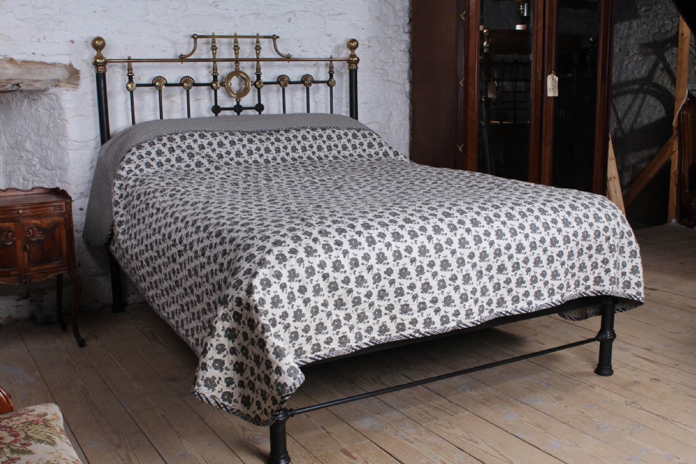 Handsome individual Victorian no end king size bed