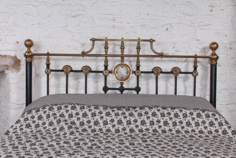 Handsome individual Victorian no end king size bed View II