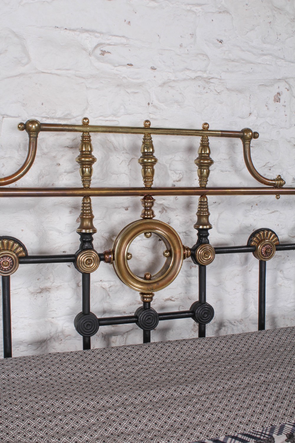 Handsome individual Victorian no end king size bed View V