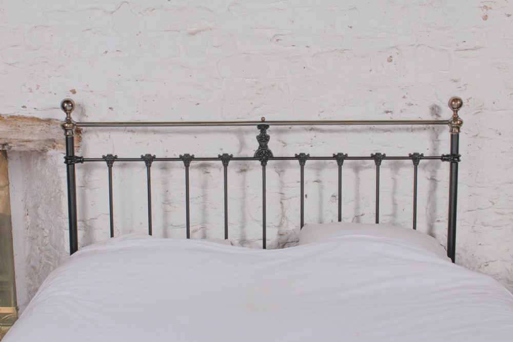 Traditional classic Victorian english 5ft king size brass and iron bed  View V