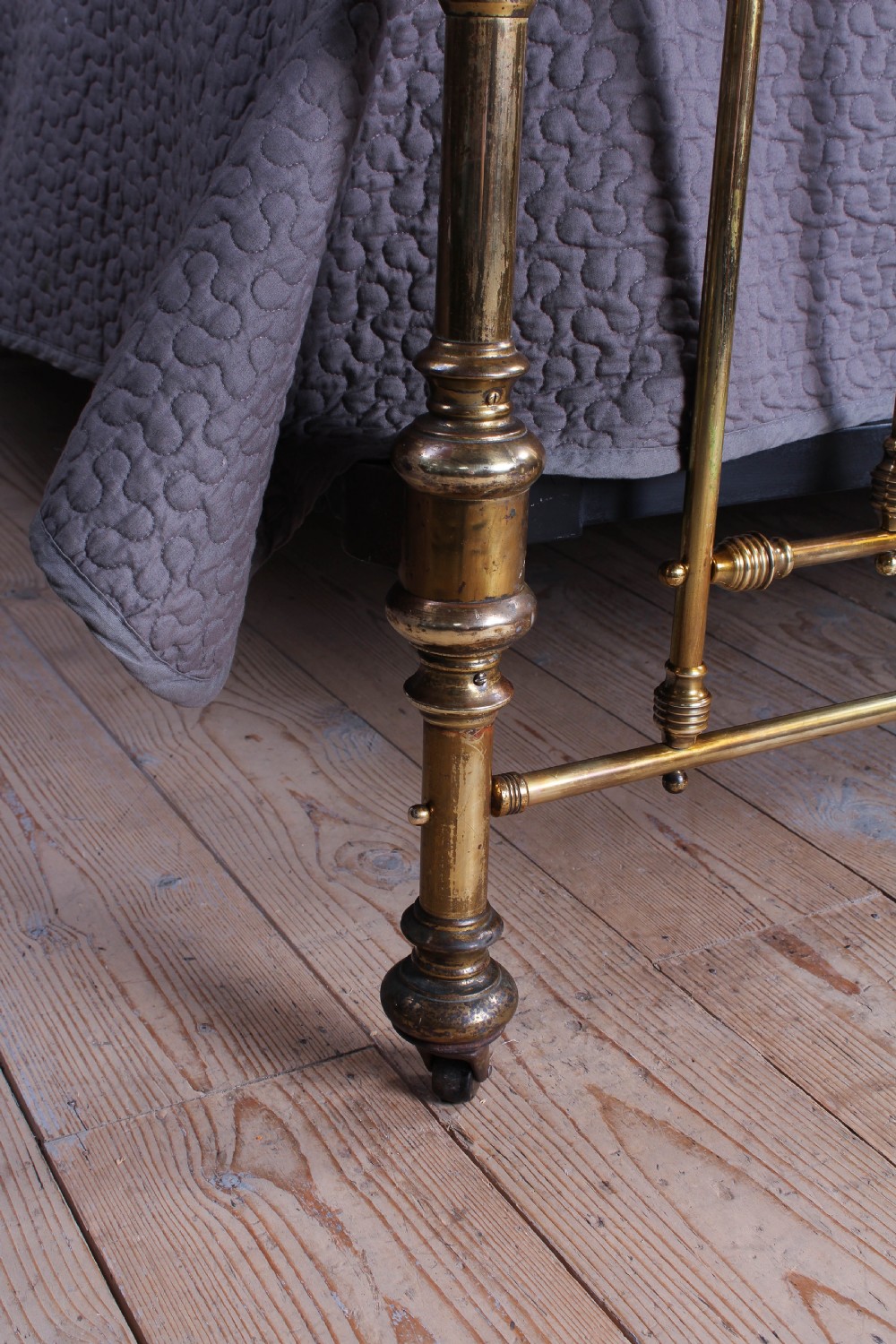Handsome super king size all brass bed View IV