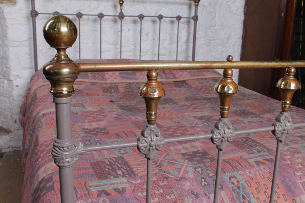 Delightful Classic Straight Rail with Unique Spindle Detail  View IV