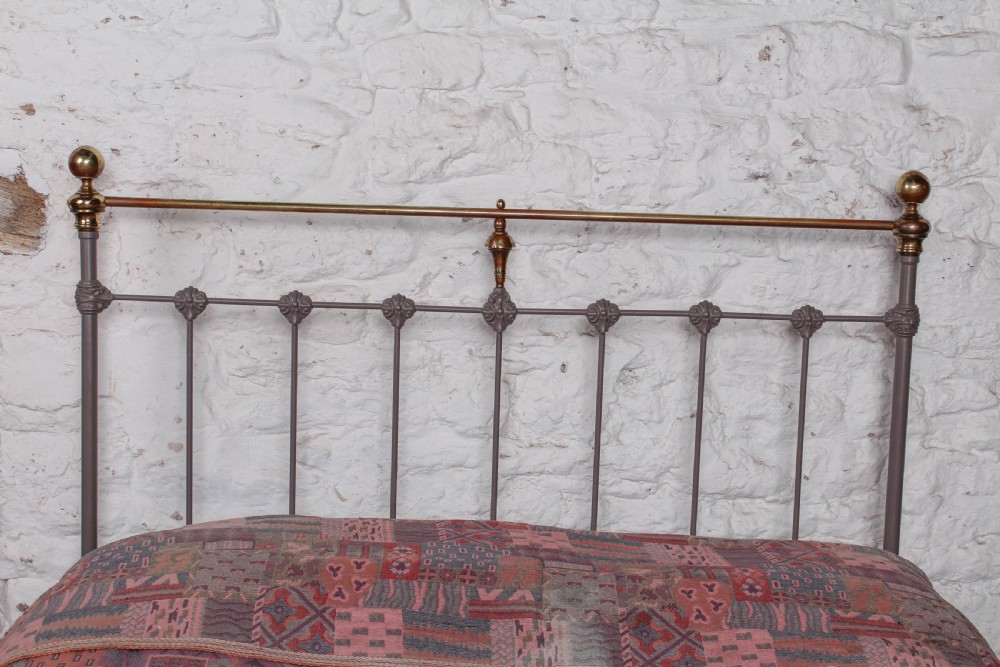 Delightful Classic Straight Rail with Unique Spindle Detail  View VI