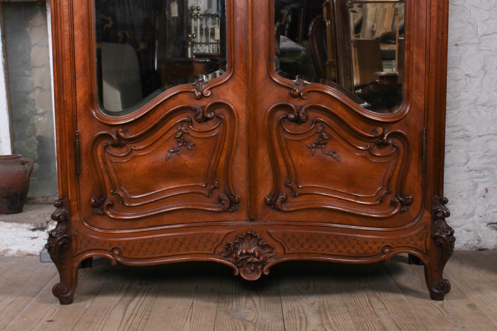Fabulous quality walnut Louis XV armoire View III