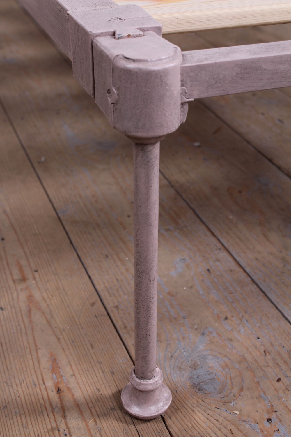 Very pretty forged iron small single bed View VI