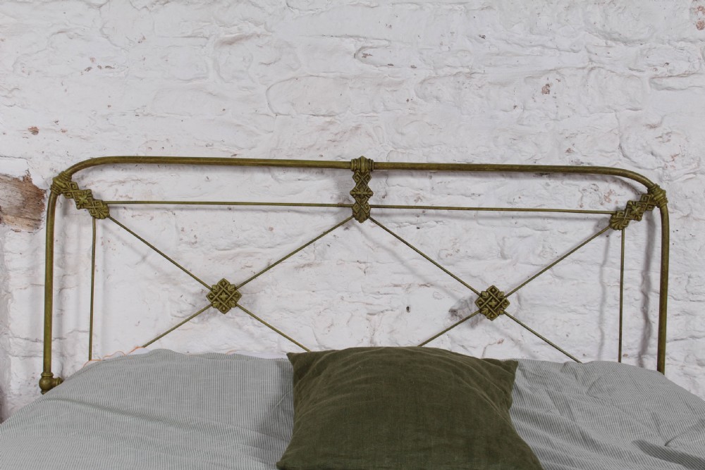 Attractive all iron no end king size bed  View II