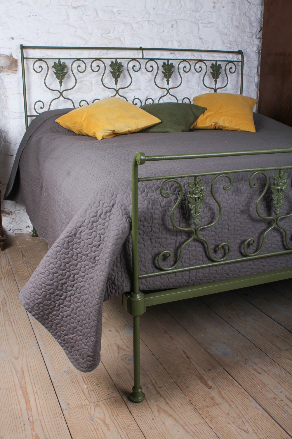 Gloriously individual 6Ft super king size bed View VIII