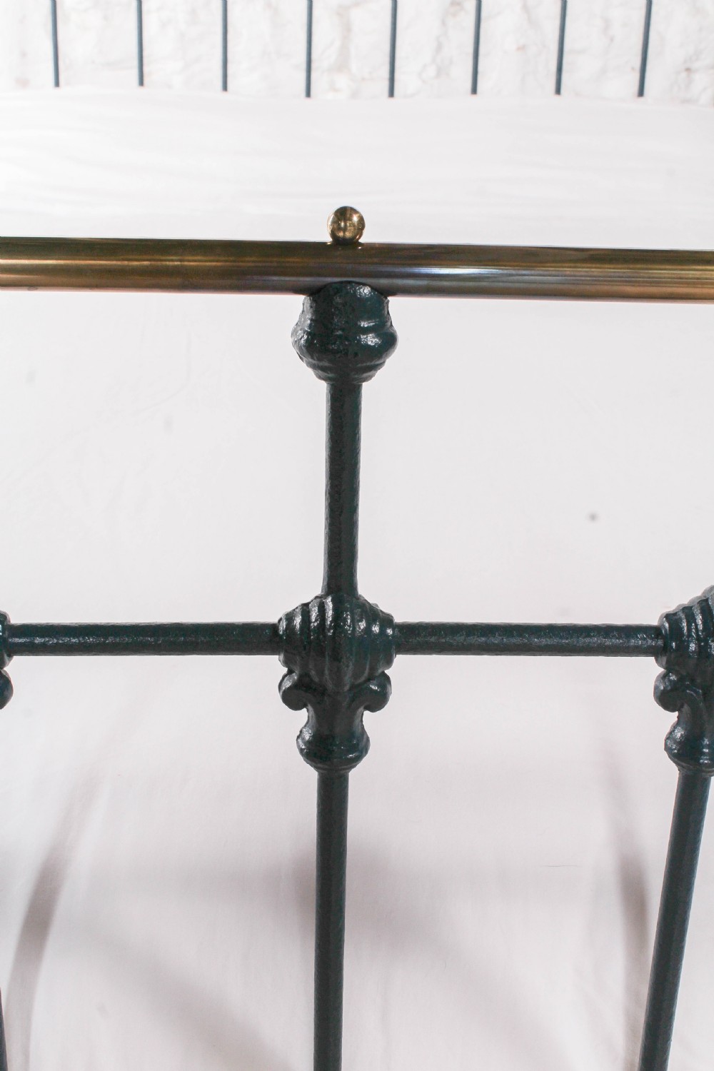 Distinguished classic Victorian king size brass and iron bed View VI