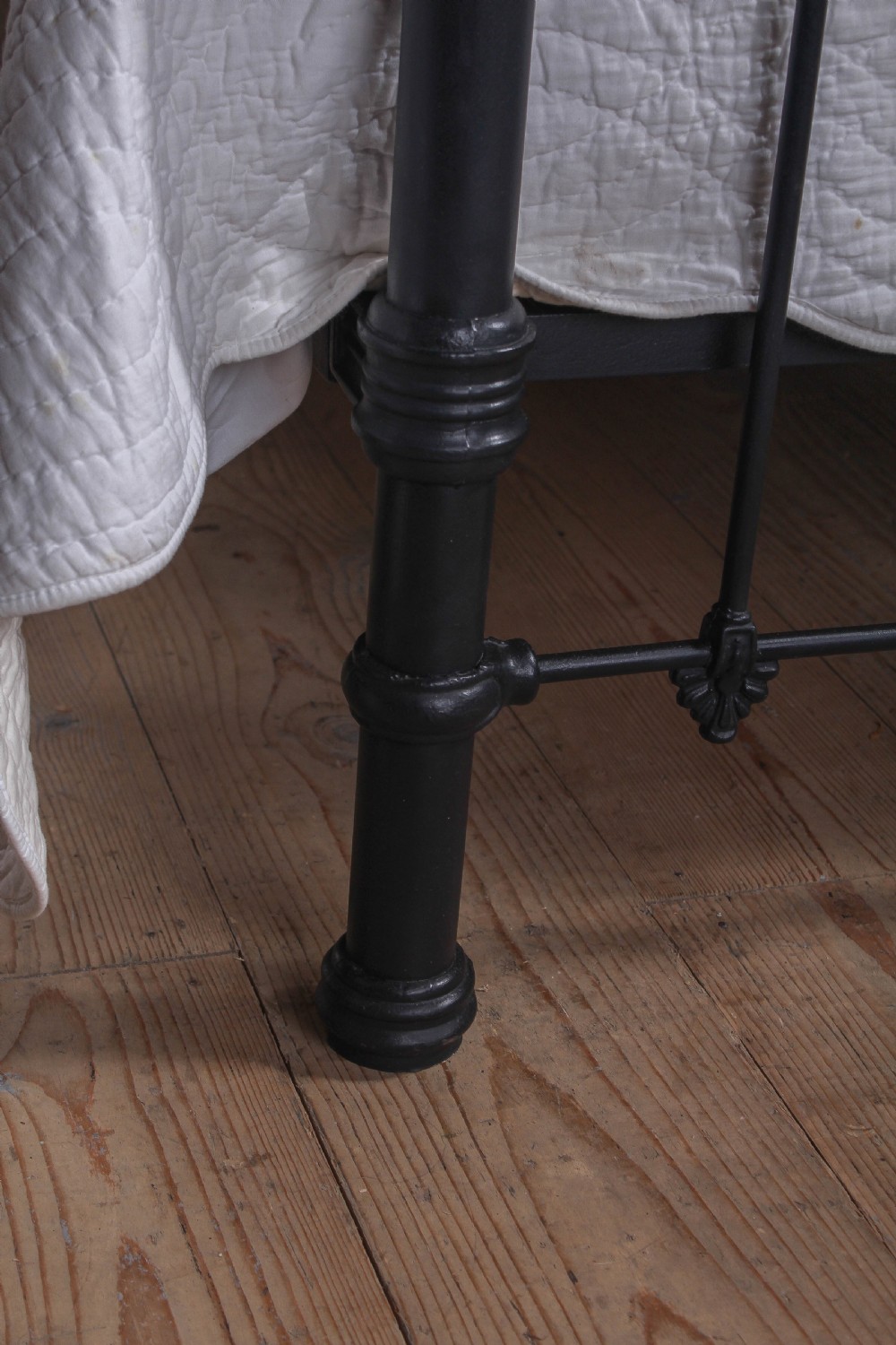 Handsome 6Ft Victorian black and brass bed  View VII
