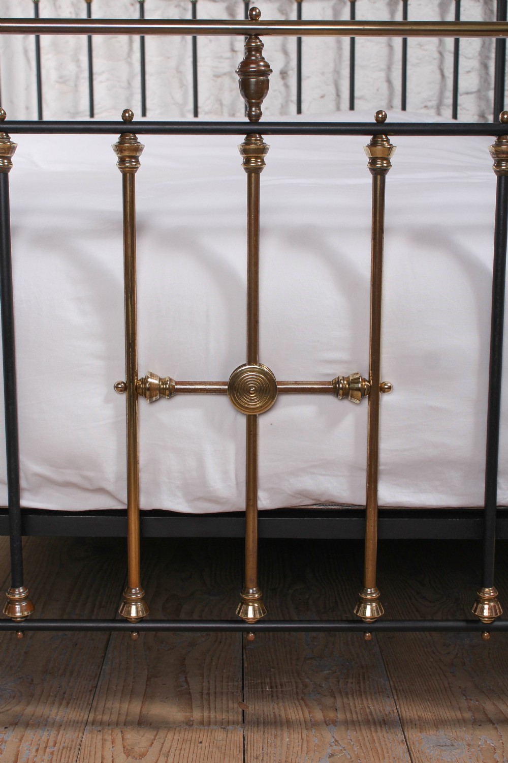 Individual Classic Victorian 5Ft brass and iron king size bed View II