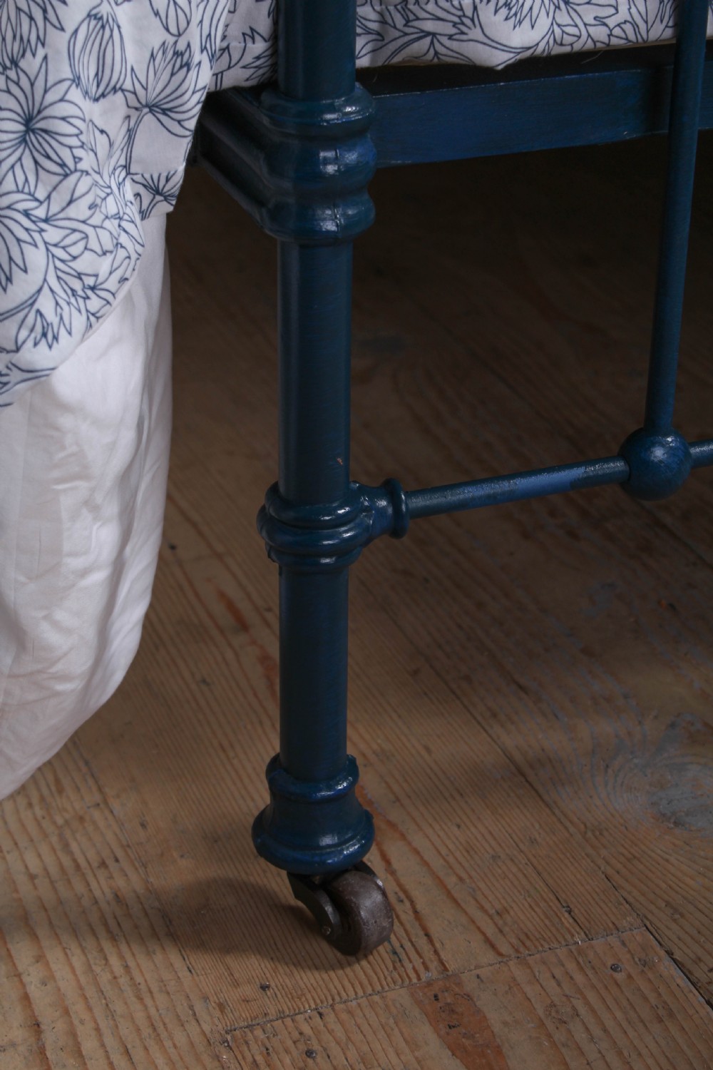 Classic Edwardian dip rail brass and iron double bed View VI