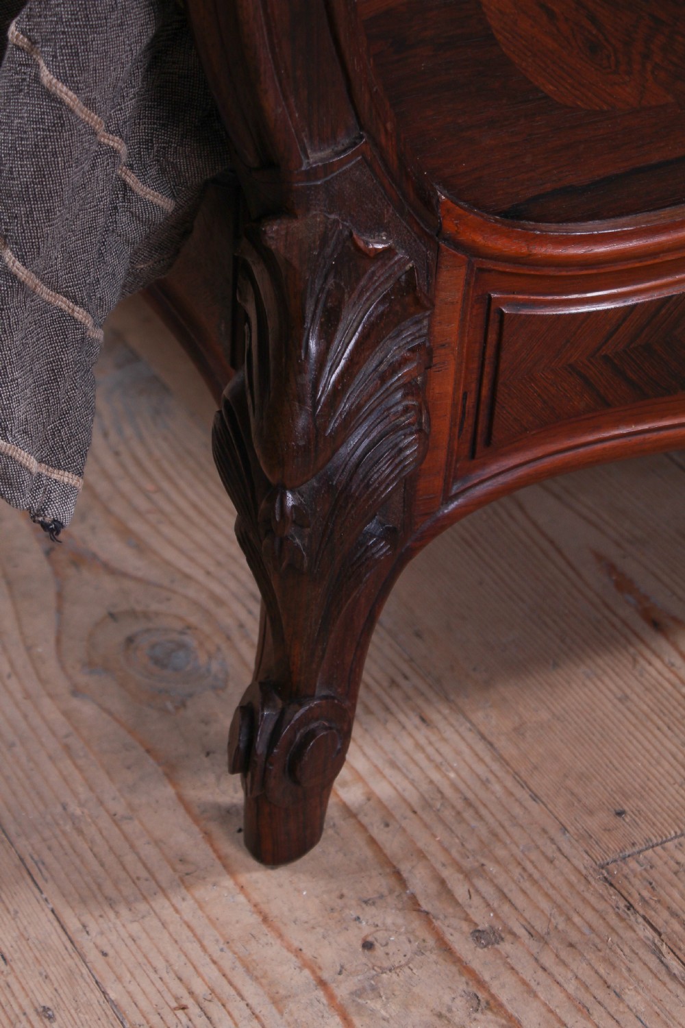 Lovely quality rosewood Louis XV style double bed View VI