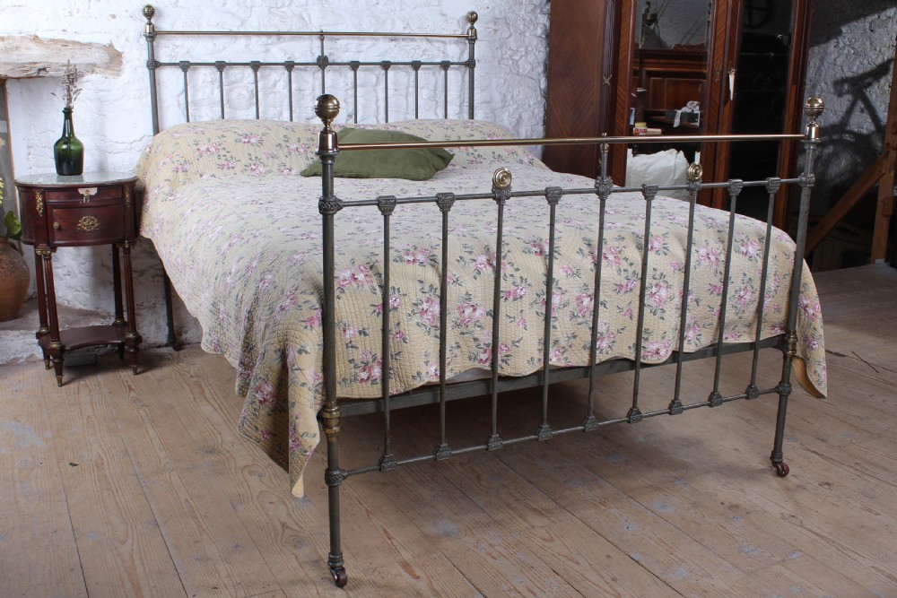Super handsome classic Victorian king size bed