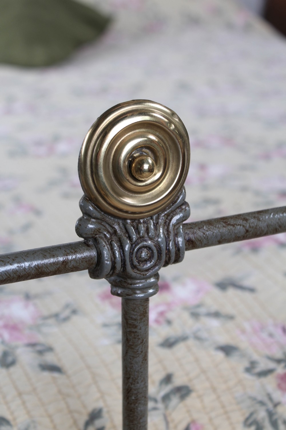 Super handsome classic Victorian king size bed View VI